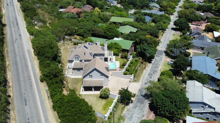 4 Bedroom Property for Sale in Sedgefield Central Western Cape